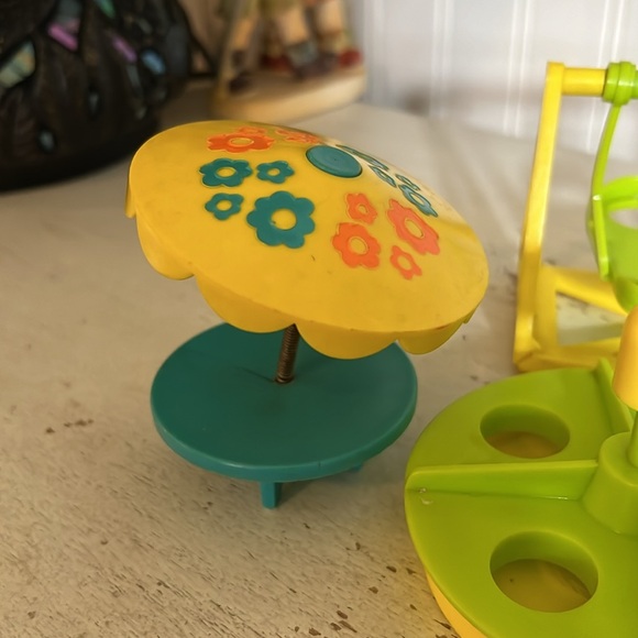 RARE HTF Fisher Price little people vintage round pool playground set